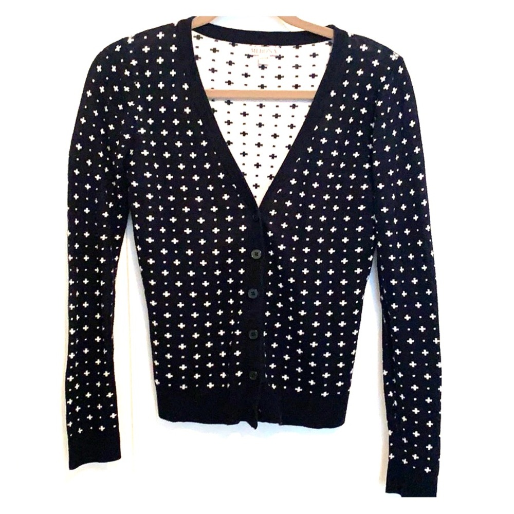 Black and white print sweater